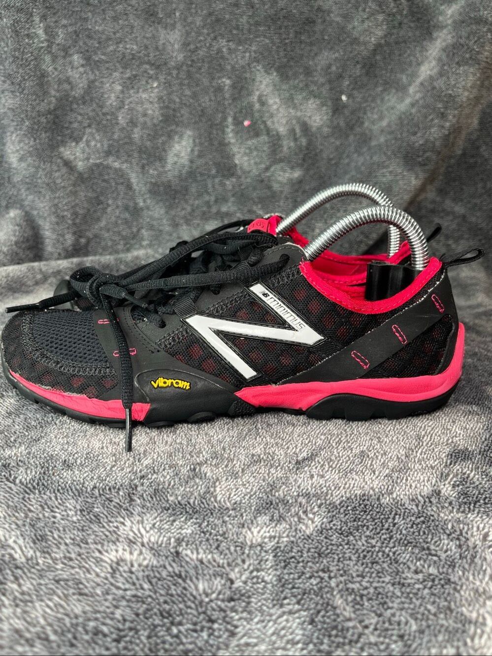 New Balance Minimus 10 Trail WT10BP Womens Size 8.5 Black Pink Vibram Shoes